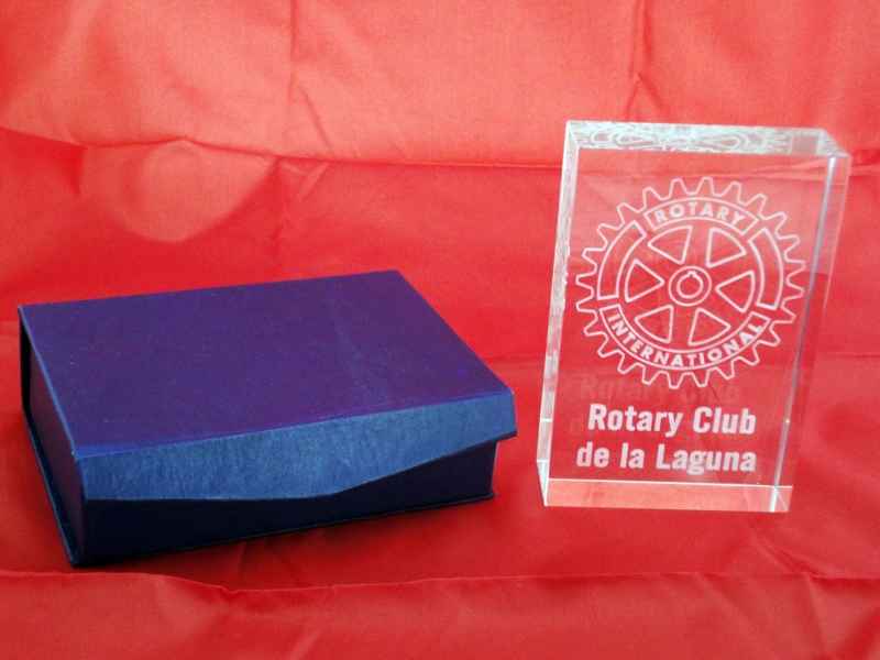 Producto Trofeo cristal rectangular Rotary P9 8014