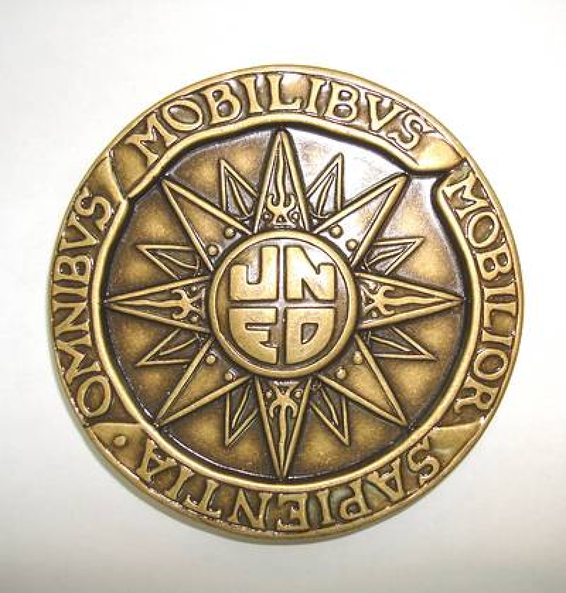 Producto Medallones bronce con escudo UNED