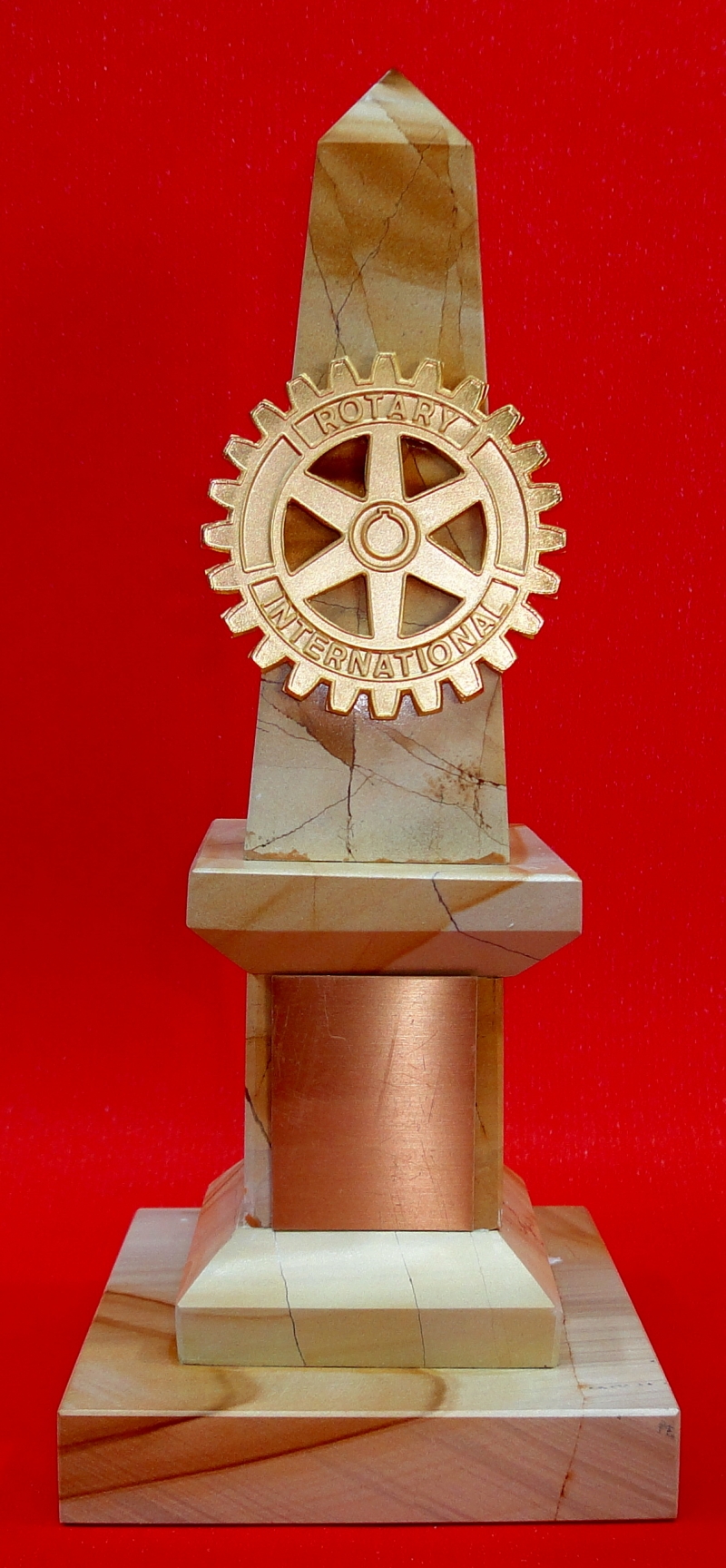 Producto Obelisco ágata con escudo Rotary 2