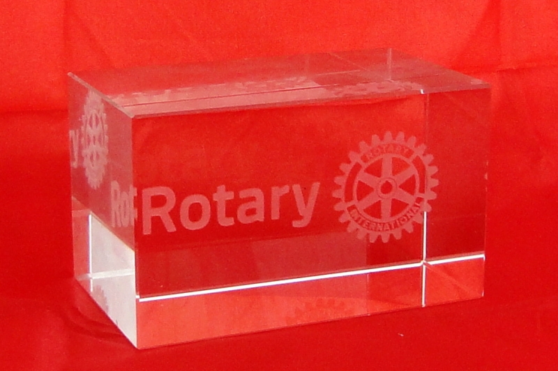 Producto Trofeo cristal rectangular escudo Rotary 8012